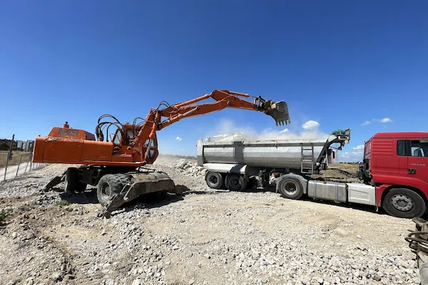 Imagen de proyectos de obras de demolición, excavación y retirada de amianto completados por Coty Demoliciones en Madrid.